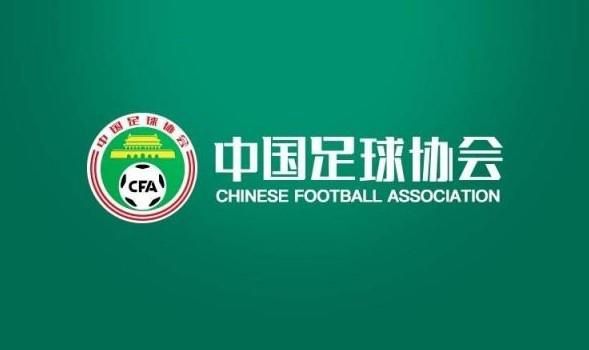 第70分钟，罗德里中场被亚历克斯桑德铲倒在地，主裁判向亚历克斯桑德出示了一张黄牌，罗德里无法坚持，随后被替换下场！